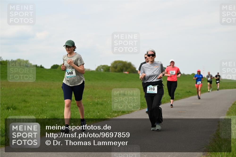 10.05.2026 - 8. Wedeler Halbmarathon Dr. Thomas Lammeyer http://msf.ph/oto/9697859 10.05.2026 11:30:48 Laufen 540, 310 meine-sportfotos.de