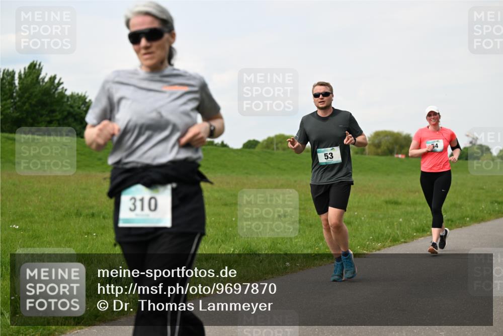 10.05.2026 - 8. Wedeler Halbmarathon Dr. Thomas Lammeyer http://msf.ph/oto/9697870 10.05.2026 11:30:50 Laufen 310 meine-sportfotos.de