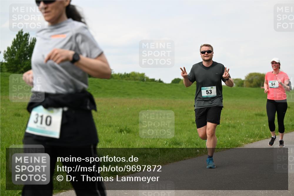 10.05.2026 - 8. Wedeler Halbmarathon Dr. Thomas Lammeyer http://msf.ph/oto/9697872 10.05.2026 11:30:50 Laufen 310 meine-sportfotos.de