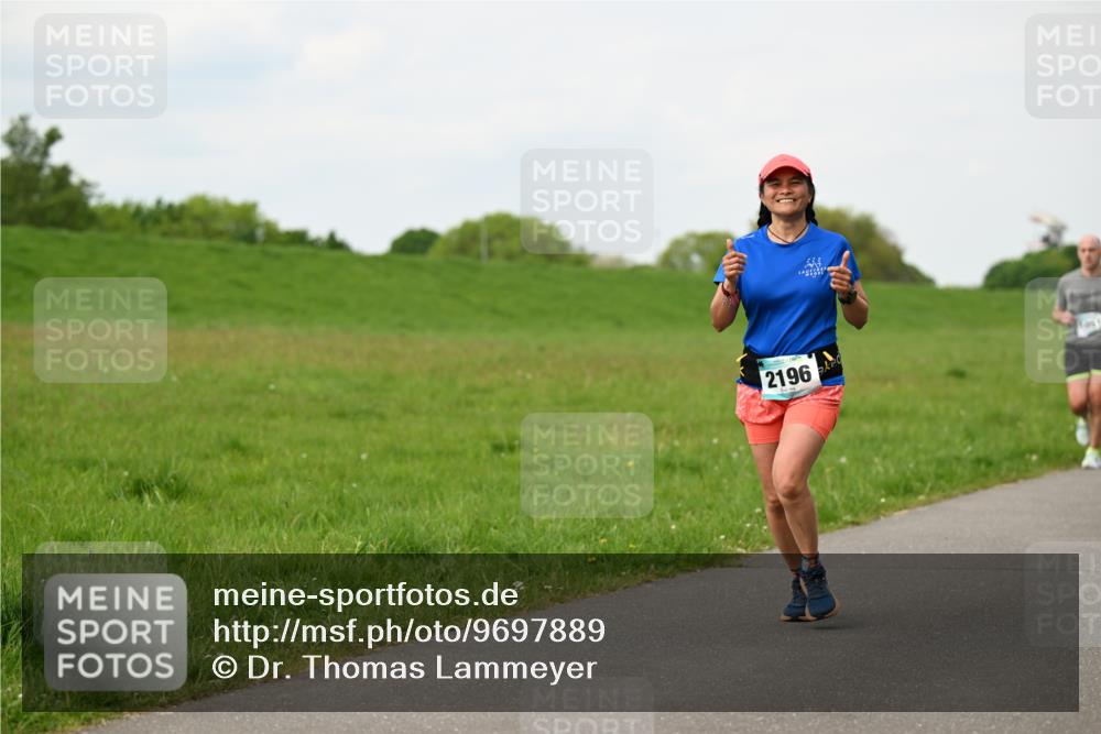 10.05.2026 - 8. Wedeler Halbmarathon Dr. Thomas Lammeyer http://msf.ph/oto/9697889 10.05.2026 11:30:54 Laufen 2196 meine-sportfotos.de