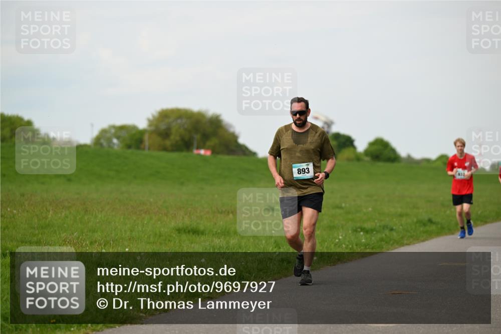 10.05.2026 - 8. Wedeler Halbmarathon Dr. Thomas Lammeyer http://msf.ph/oto/9697927 10.05.2026 11:31:09 Laufen 893 meine-sportfotos.de