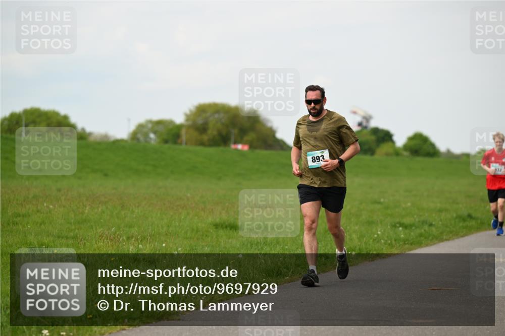 10.05.2026 - 8. Wedeler Halbmarathon Dr. Thomas Lammeyer http://msf.ph/oto/9697929 10.05.2026 11:31:09 Laufen 893, 332 meine-sportfotos.de