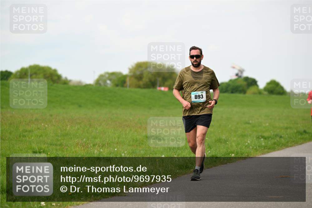 10.05.2026 - 8. Wedeler Halbmarathon Dr. Thomas Lammeyer http://msf.ph/oto/9697935 10.05.2026 11:31:10 Laufen 893 meine-sportfotos.de