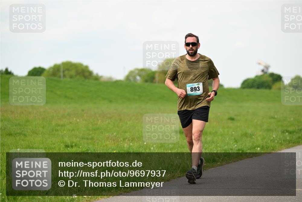 10.05.2026 - 8. Wedeler Halbmarathon Dr. Thomas Lammeyer http://msf.ph/oto/9697937 10.05.2026 11:31:10 Laufen 893 meine-sportfotos.de