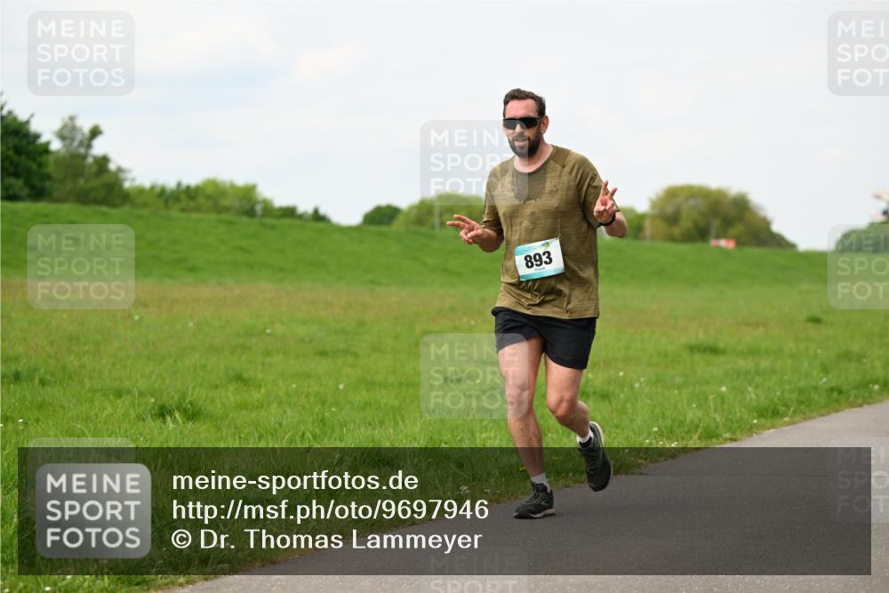 10.05.2026 - 8. Wedeler Halbmarathon Dr. Thomas Lammeyer http://msf.ph/oto/9697946 10.05.2026 11:31:11 Laufen 893 meine-sportfotos.de