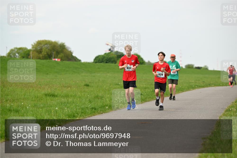 10.05.2026 - 8. Wedeler Halbmarathon Dr. Thomas Lammeyer http://msf.ph/oto/9697948 10.05.2026 11:31:13 Laufen 932, 929 meine-sportfotos.de