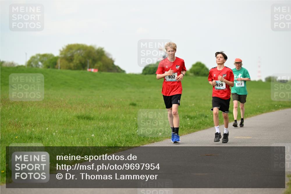 10.05.2026 - 8. Wedeler Halbmarathon Dr. Thomas Lammeyer http://msf.ph/oto/9697954 10.05.2026 11:31:13 Laufen 932, 929, 812 meine-sportfotos.de
