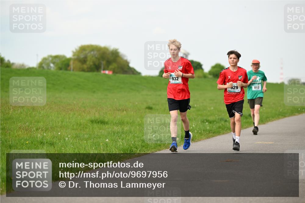 10.05.2026 - 8. Wedeler Halbmarathon Dr. Thomas Lammeyer http://msf.ph/oto/9697956 10.05.2026 11:31:14 Laufen 932, 329, 812 meine-sportfotos.de