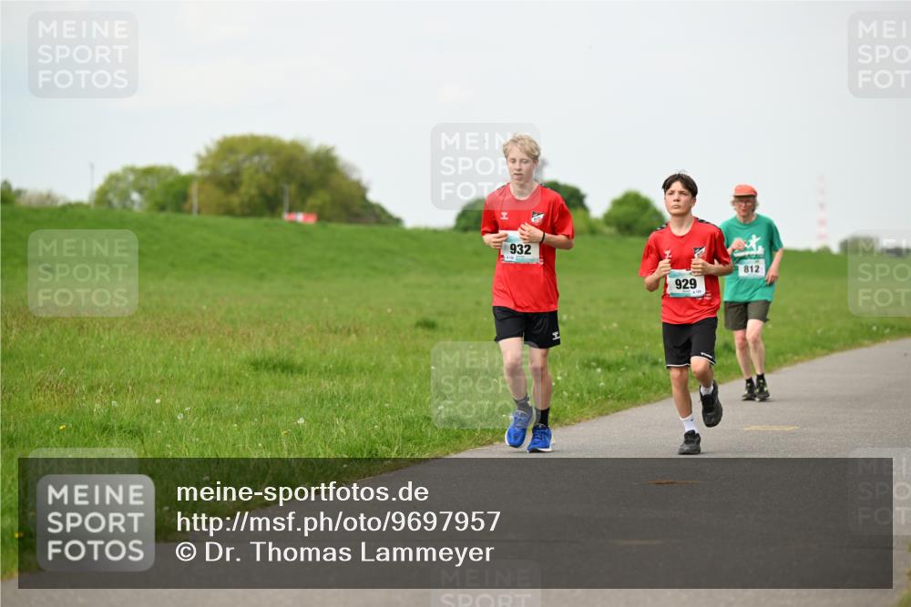 10.05.2026 - 8. Wedeler Halbmarathon Dr. Thomas Lammeyer http://msf.ph/oto/9697957 10.05.2026 11:31:14 Laufen 932, 929, 812 meine-sportfotos.de