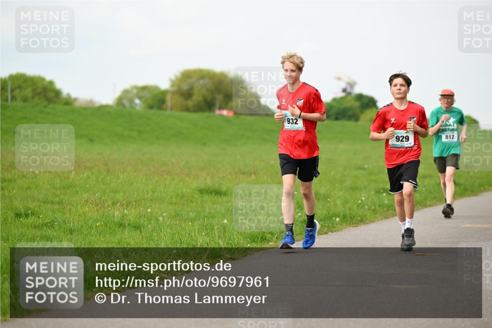10.05.2026 - 8. Wedeler Halbmarathon Dr. Thomas Lammeyer http://msf.ph/oto/9697961 10.05.2026 11:31:14 Laufen 932, 929, 129, 812 meine-sportfotos.de