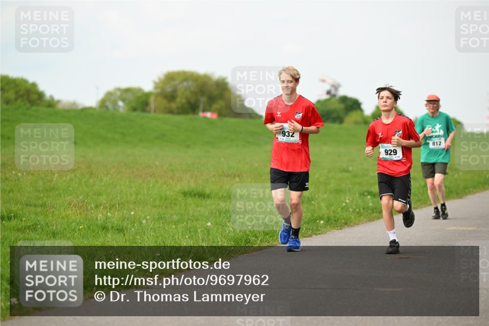 10.05.2026 - 8. Wedeler Halbmarathon Dr. Thomas Lammeyer http://msf.ph/oto/9697962 10.05.2026 11:31:14 Laufen 130, 932, 929, 812 meine-sportfotos.de