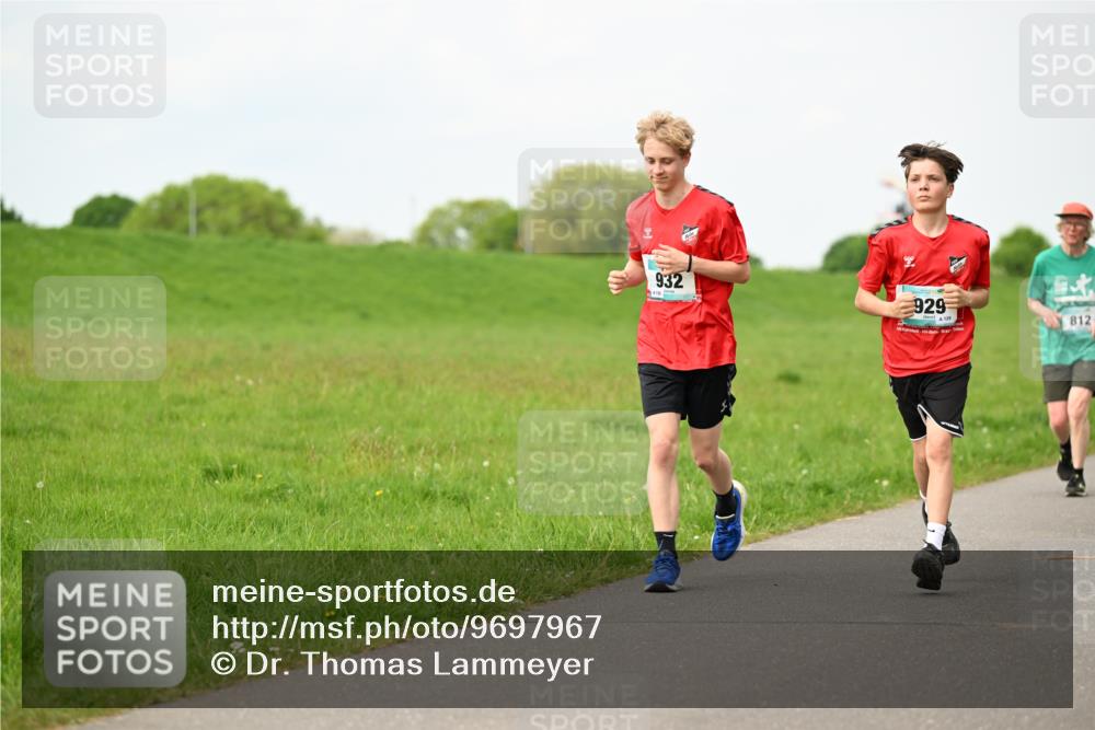 10.05.2026 - 8. Wedeler Halbmarathon Dr. Thomas Lammeyer http://msf.ph/oto/9697967 10.05.2026 11:31:15 Laufen 932, 929, 812 meine-sportfotos.de