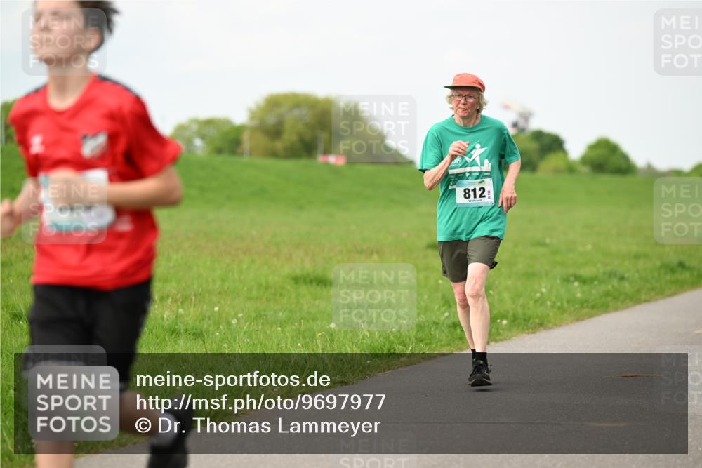 10.05.2026 - 8. Wedeler Halbmarathon Dr. Thomas Lammeyer http://msf.ph/oto/9697977 10.05.2026 11:31:18 Laufen 812 meine-sportfotos.de
