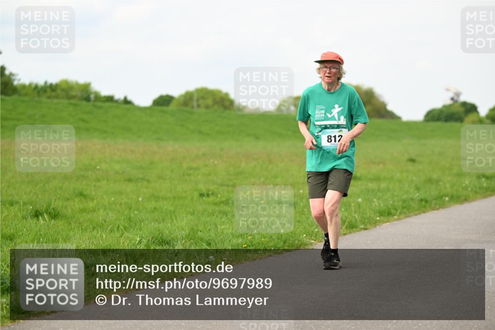 10.05.2026 - 8. Wedeler Halbmarathon Dr. Thomas Lammeyer http://msf.ph/oto/9697989 10.05.2026 11:31:19 Laufen 2019, 812 meine-sportfotos.de