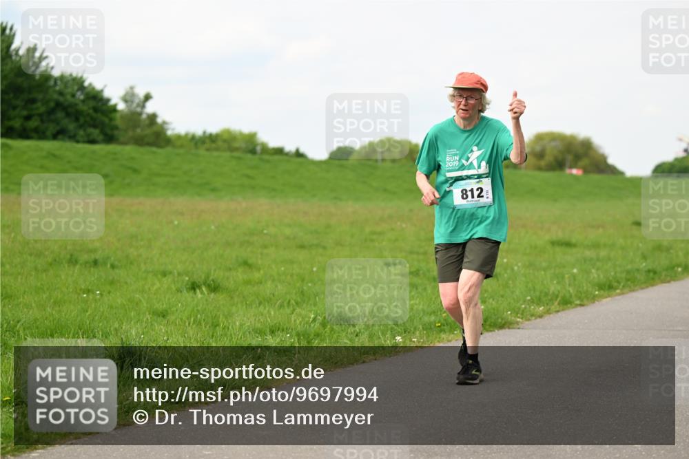 10.05.2026 - 8. Wedeler Halbmarathon Dr. Thomas Lammeyer http://msf.ph/oto/9697994 10.05.2026 11:31:20 Laufen 2019, 812 meine-sportfotos.de