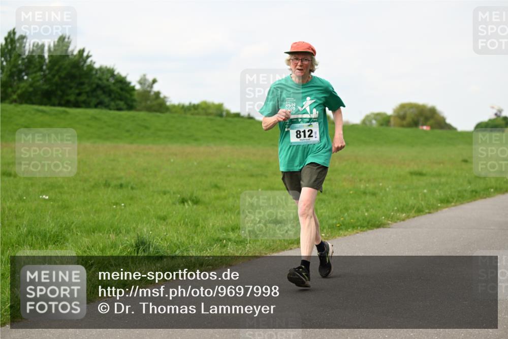 10.05.2026 - 8. Wedeler Halbmarathon Dr. Thomas Lammeyer http://msf.ph/oto/9697998 10.05.2026 11:31:21 Laufen 2019, 812 meine-sportfotos.de