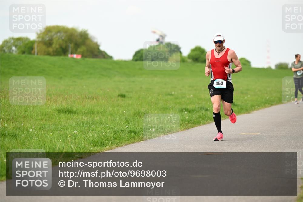10.05.2026 - 8. Wedeler Halbmarathon Dr. Thomas Lammeyer http://msf.ph/oto/9698003 10.05.2026 11:31:24 Laufen 352 meine-sportfotos.de