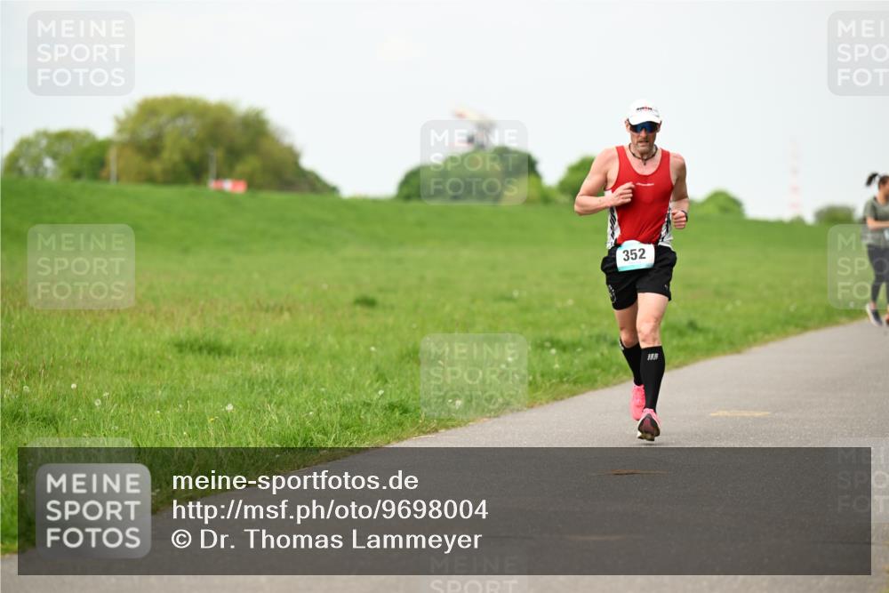 10.05.2026 - 8. Wedeler Halbmarathon Dr. Thomas Lammeyer http://msf.ph/oto/9698004 10.05.2026 11:31:24 Laufen 352 meine-sportfotos.de