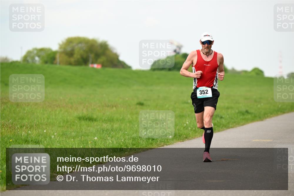 10.05.2026 - 8. Wedeler Halbmarathon Dr. Thomas Lammeyer http://msf.ph/oto/9698010 10.05.2026 11:31:25 Laufen 352 meine-sportfotos.de