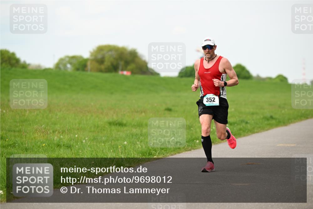10.05.2026 - 8. Wedeler Halbmarathon Dr. Thomas Lammeyer http://msf.ph/oto/9698012 10.05.2026 11:31:25 Laufen 352 meine-sportfotos.de