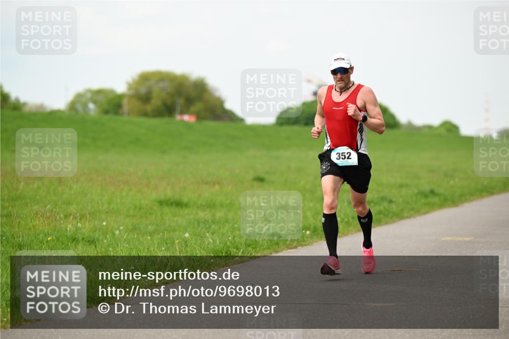 10.05.2026 - 8. Wedeler Halbmarathon Dr. Thomas Lammeyer http://msf.ph/oto/9698013 10.05.2026 11:31:25 Laufen 352 meine-sportfotos.de