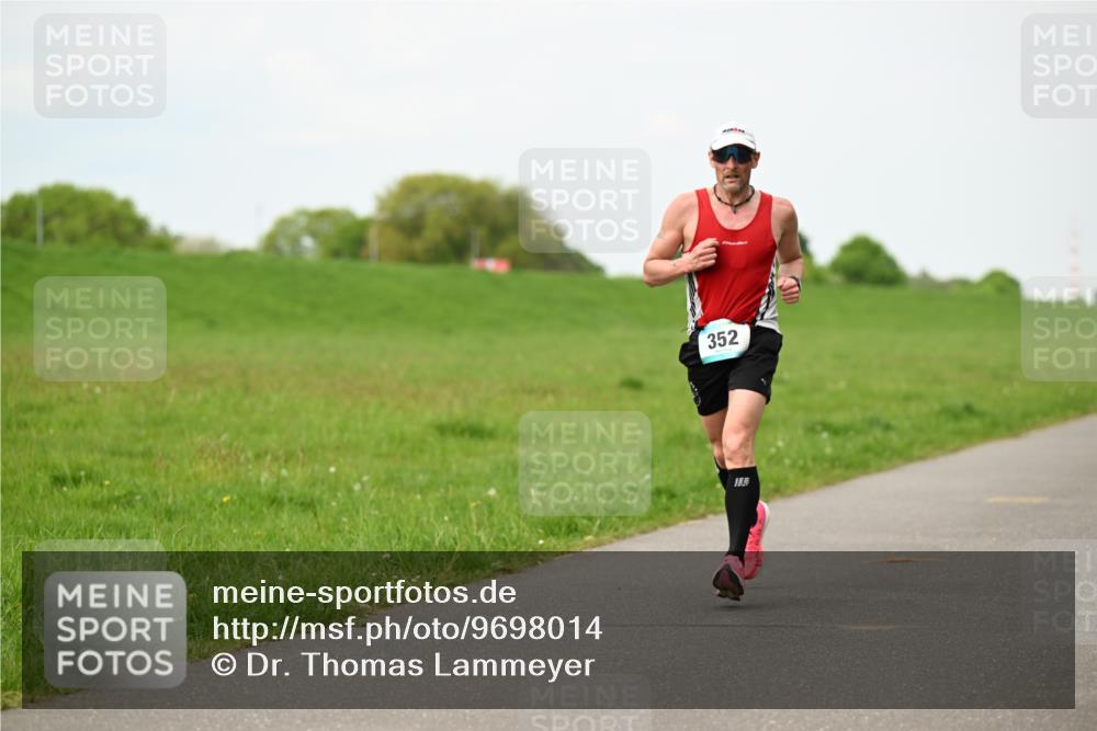 10.05.2026 - 8. Wedeler Halbmarathon Dr. Thomas Lammeyer http://msf.ph/oto/9698014 10.05.2026 11:31:25 Laufen 352 meine-sportfotos.de