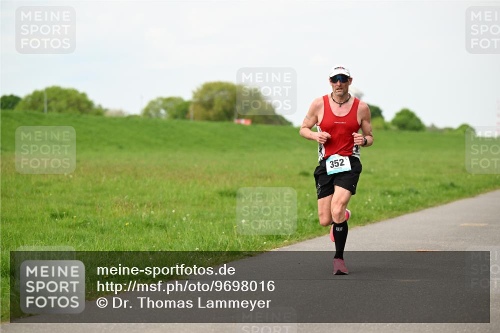 10.05.2026 - 8. Wedeler Halbmarathon Dr. Thomas Lammeyer http://msf.ph/oto/9698016 10.05.2026 11:31:26 Laufen 352 meine-sportfotos.de