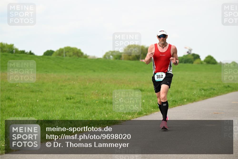 10.05.2026 - 8. Wedeler Halbmarathon Dr. Thomas Lammeyer http://msf.ph/oto/9698020 10.05.2026 11:31:26 Laufen 352 meine-sportfotos.de
