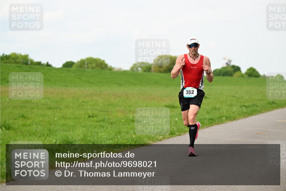 10.05.2026 - 8. Wedeler Halbmarathon Dr. Thomas Lammeyer http://msf.ph/oto/9698021 10.05.2026 11:31:26 Laufen 352 meine-sportfotos.de