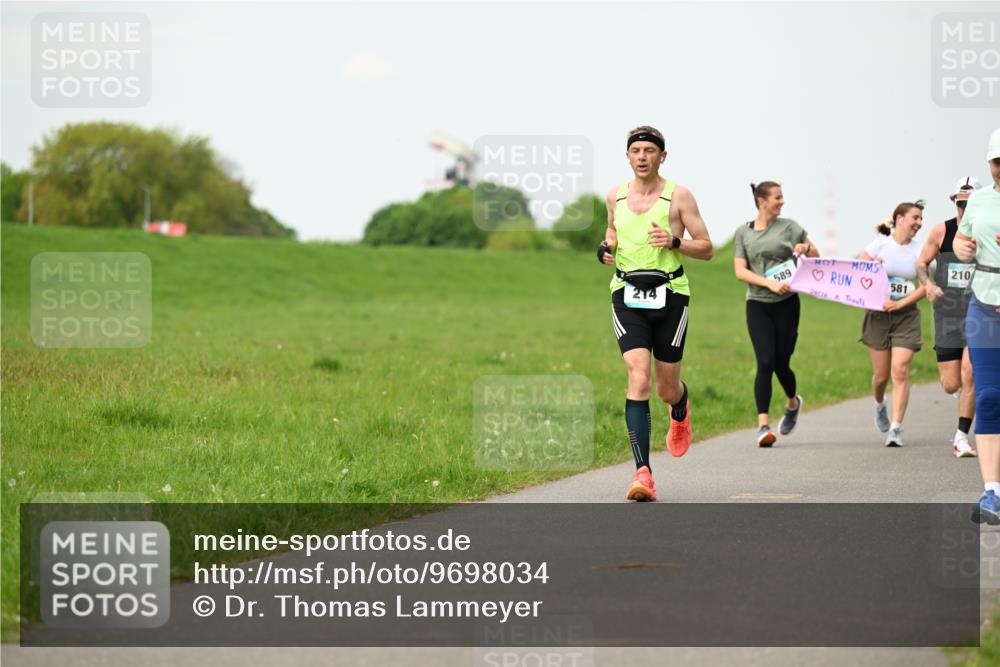 10.05.2026 - 8. Wedeler Halbmarathon Dr. Thomas Lammeyer http://msf.ph/oto/9698034 10.05.2026 11:31:29 Laufen 589, 581, 210 meine-sportfotos.de