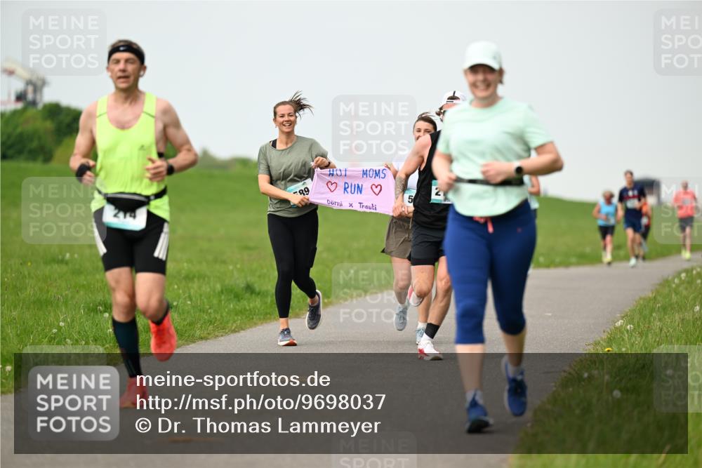 10.05.2026 - 8. Wedeler Halbmarathon Dr. Thomas Lammeyer http://msf.ph/oto/9698037 10.05.2026 11:31:30 Laufen  meine-sportfotos.de