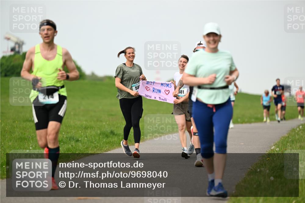 10.05.2026 - 8. Wedeler Halbmarathon Dr. Thomas Lammeyer http://msf.ph/oto/9698040 10.05.2026 11:31:30 Laufen 581 meine-sportfotos.de