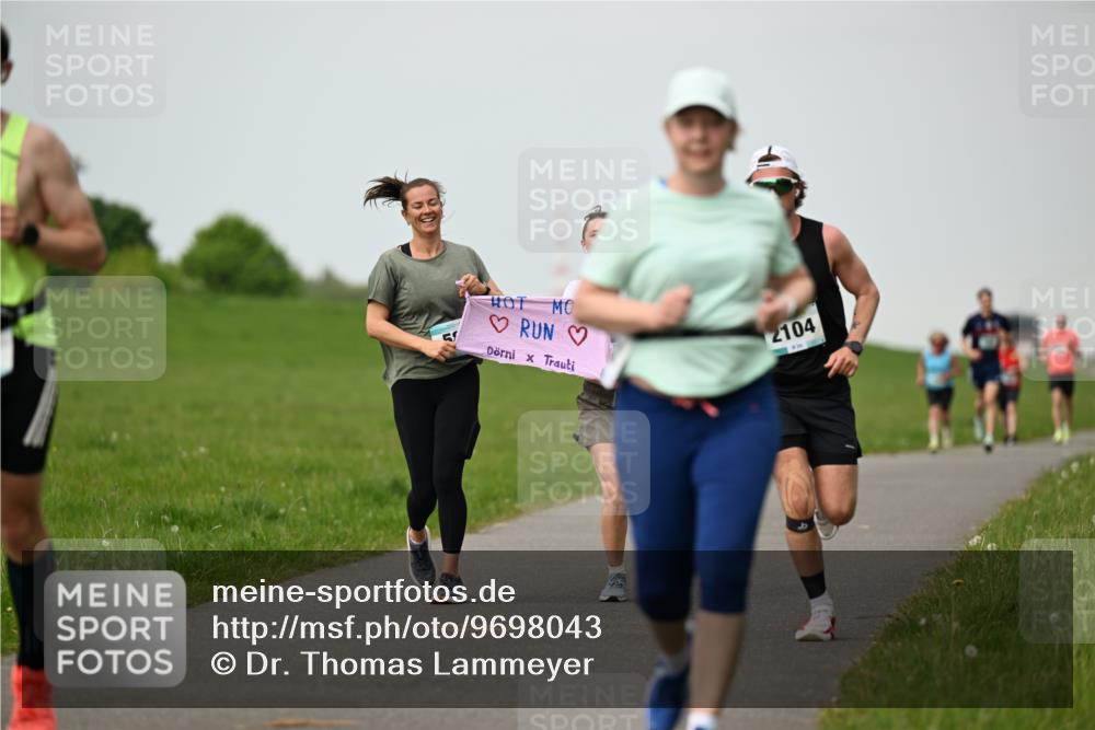 10.05.2026 - 8. Wedeler Halbmarathon Dr. Thomas Lammeyer http://msf.ph/oto/9698043 10.05.2026 11:31:31 Laufen 2104 meine-sportfotos.de