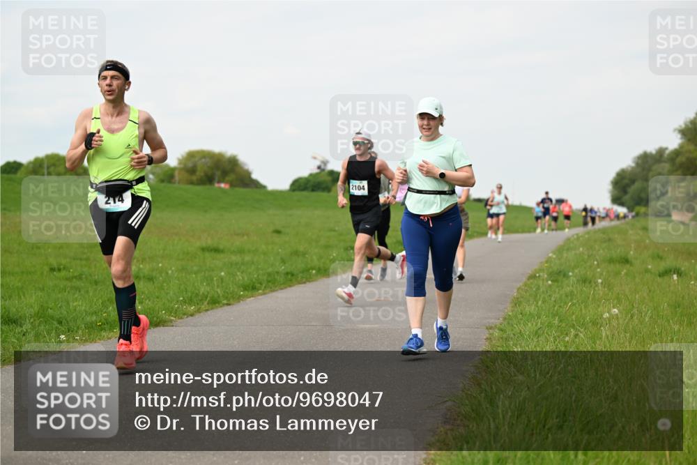 10.05.2026 - 8. Wedeler Halbmarathon Dr. Thomas Lammeyer http://msf.ph/oto/9698047 10.05.2026 11:31:33 Laufen 2104 meine-sportfotos.de