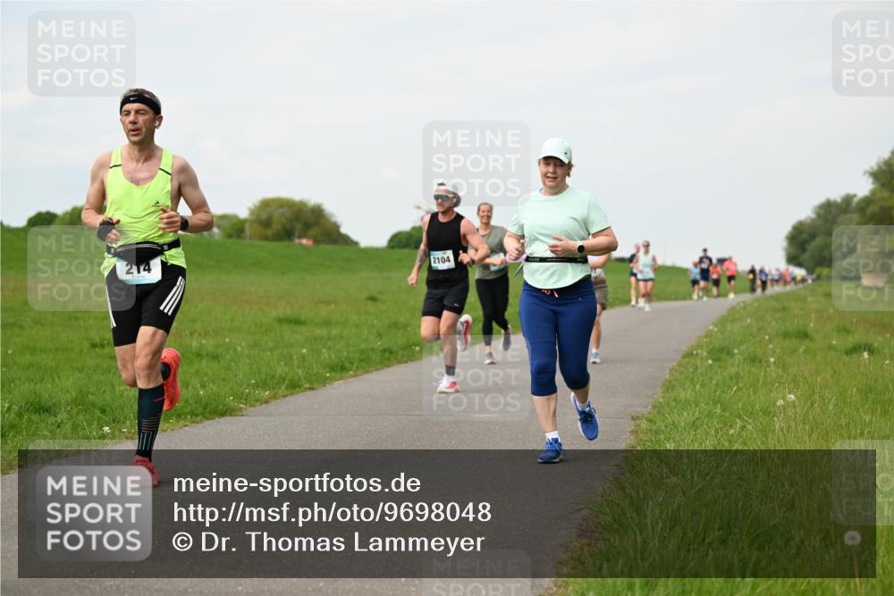 10.05.2026 - 8. Wedeler Halbmarathon Dr. Thomas Lammeyer http://msf.ph/oto/9698048 10.05.2026 11:31:33 Laufen 214, 2104 meine-sportfotos.de