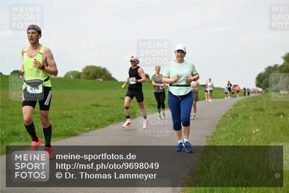 10.05.2026 - 8. Wedeler Halbmarathon Dr. Thomas Lammeyer http://msf.ph/oto/9698049 10.05.2026 11:31:33 Laufen 210 meine-sportfotos.de