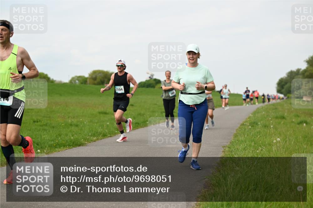 10.05.2026 - 8. Wedeler Halbmarathon Dr. Thomas Lammeyer http://msf.ph/oto/9698051 10.05.2026 11:31:33 Laufen 214, 2104 meine-sportfotos.de