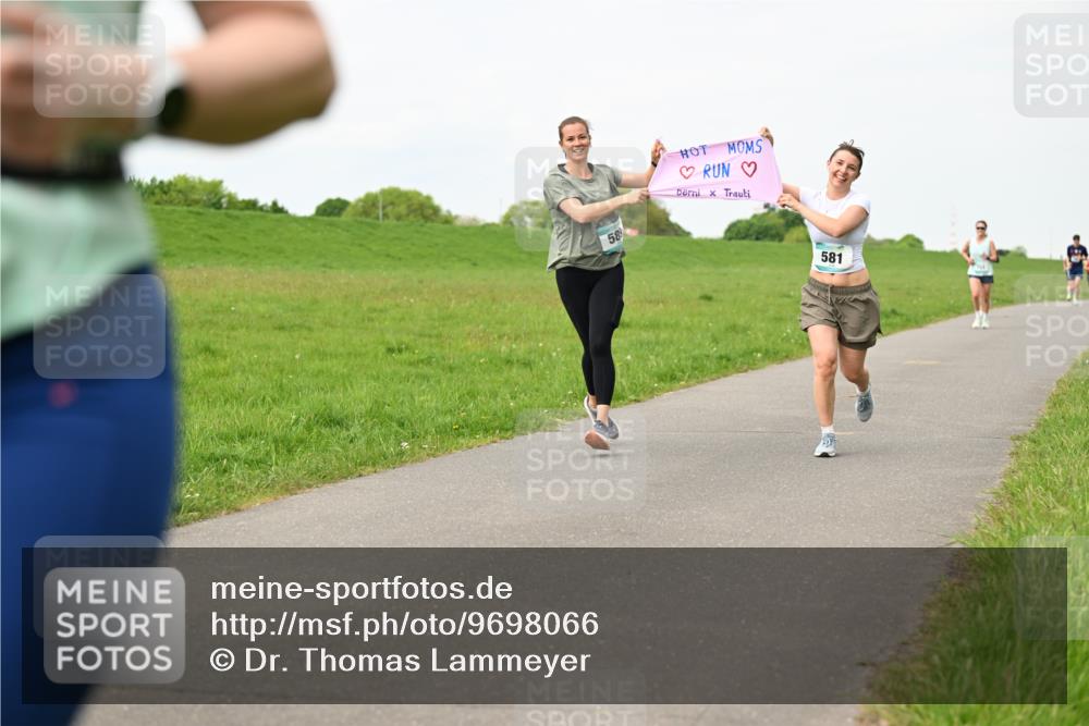10.05.2026 - 8. Wedeler Halbmarathon Dr. Thomas Lammeyer http://msf.ph/oto/9698066 10.05.2026 11:31:36 Laufen 581 meine-sportfotos.de