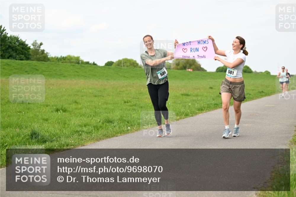 10.05.2026 - 8. Wedeler Halbmarathon Dr. Thomas Lammeyer http://msf.ph/oto/9698070 10.05.2026 11:31:36 Laufen 589, 581 meine-sportfotos.de