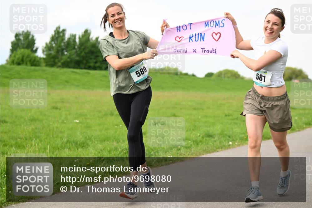 10.05.2026 - 8. Wedeler Halbmarathon Dr. Thomas Lammeyer http://msf.ph/oto/9698080 10.05.2026 11:31:38 Laufen 589, 581 meine-sportfotos.de