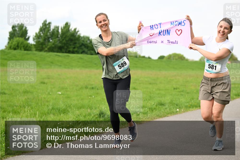 10.05.2026 - 8. Wedeler Halbmarathon Dr. Thomas Lammeyer http://msf.ph/oto/9698083 10.05.2026 11:31:38 Laufen 589, 581 meine-sportfotos.de