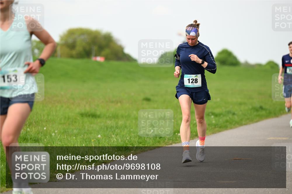 10.05.2026 - 8. Wedeler Halbmarathon Dr. Thomas Lammeyer http://msf.ph/oto/9698108 10.05.2026 11:31:44 Laufen 153, 128 meine-sportfotos.de