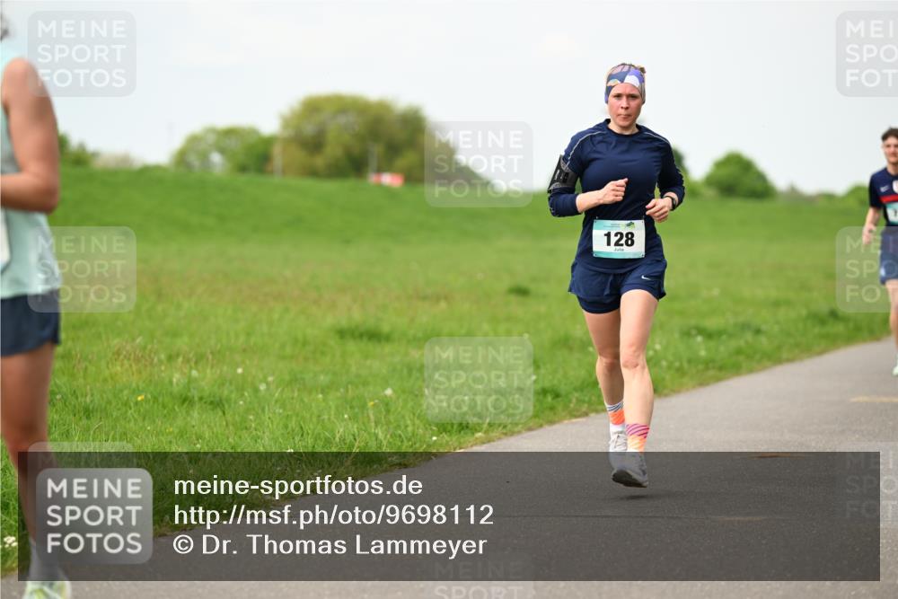 10.05.2026 - 8. Wedeler Halbmarathon Dr. Thomas Lammeyer http://msf.ph/oto/9698112 10.05.2026 11:31:45 Laufen 128 meine-sportfotos.de