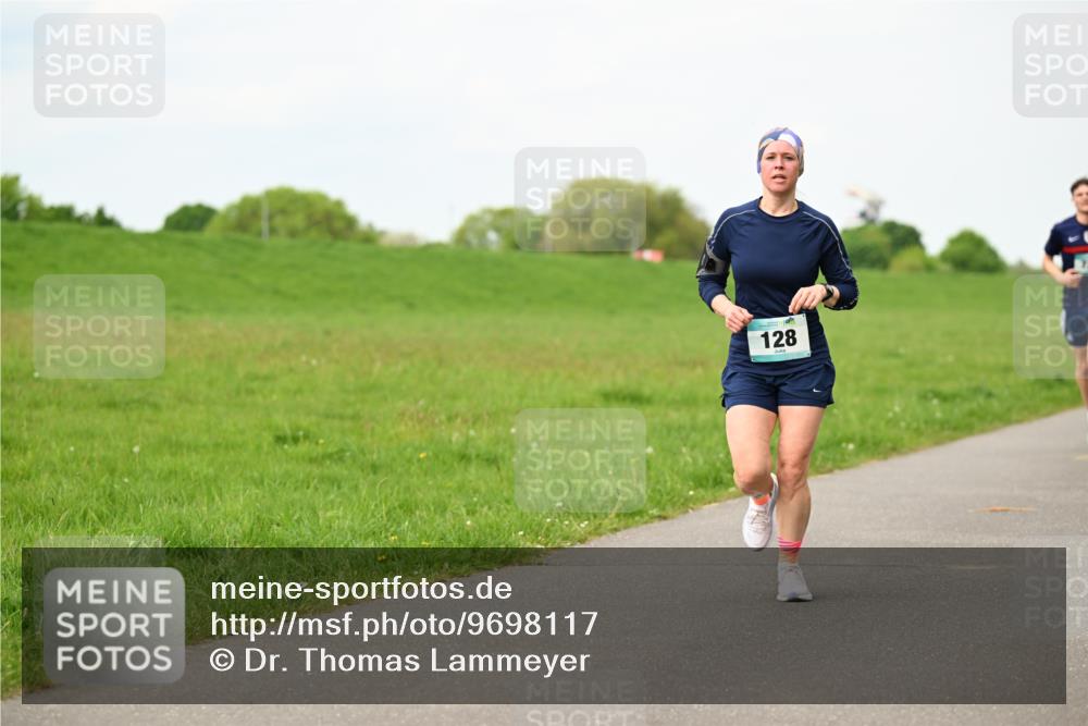 10.05.2026 - 8. Wedeler Halbmarathon Dr. Thomas Lammeyer http://msf.ph/oto/9698117 10.05.2026 11:31:46 Laufen 128 meine-sportfotos.de