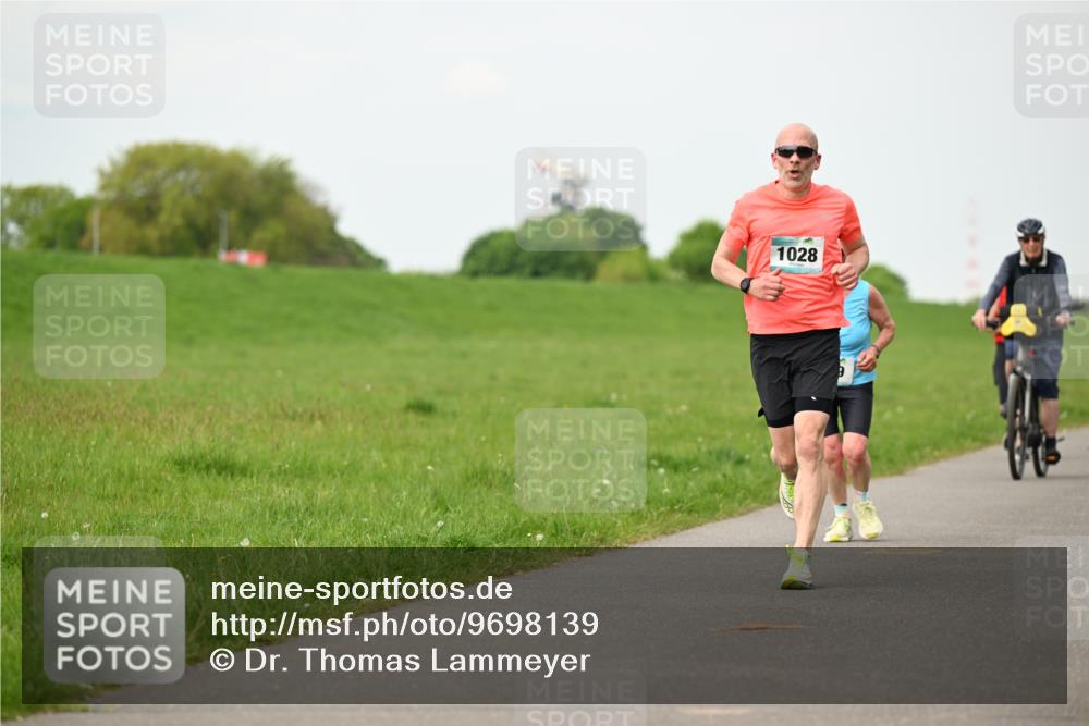 10.05.2026 - 8. Wedeler Halbmarathon Dr. Thomas Lammeyer http://msf.ph/oto/9698139 10.05.2026 11:31:51 Laufen 1028 meine-sportfotos.de