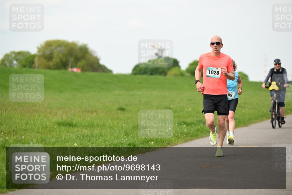 10.05.2026 - 8. Wedeler Halbmarathon Dr. Thomas Lammeyer http://msf.ph/oto/9698143 10.05.2026 11:31:51 Laufen 1028 meine-sportfotos.de