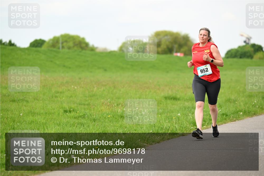 10.05.2026 - 8. Wedeler Halbmarathon Dr. Thomas Lammeyer http://msf.ph/oto/9698178 10.05.2026 11:32:00 Laufen 952 meine-sportfotos.de