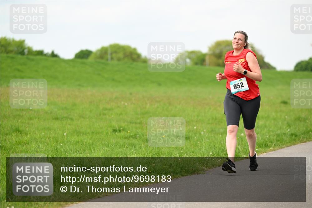 10.05.2026 - 8. Wedeler Halbmarathon Dr. Thomas Lammeyer http://msf.ph/oto/9698183 10.05.2026 11:32:00 Laufen 952 meine-sportfotos.de