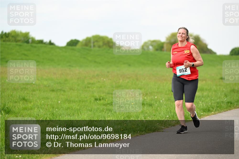 10.05.2026 - 8. Wedeler Halbmarathon Dr. Thomas Lammeyer http://msf.ph/oto/9698184 10.05.2026 11:32:00 Laufen 952 meine-sportfotos.de