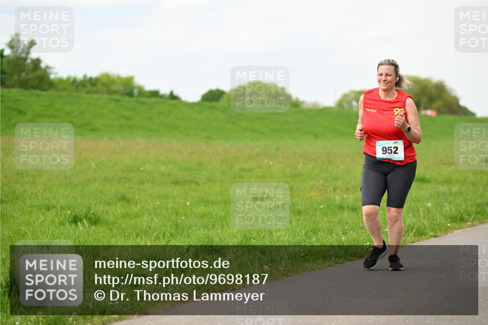 10.05.2026 - 8. Wedeler Halbmarathon Dr. Thomas Lammeyer http://msf.ph/oto/9698187 10.05.2026 11:32:01 Laufen 952 meine-sportfotos.de